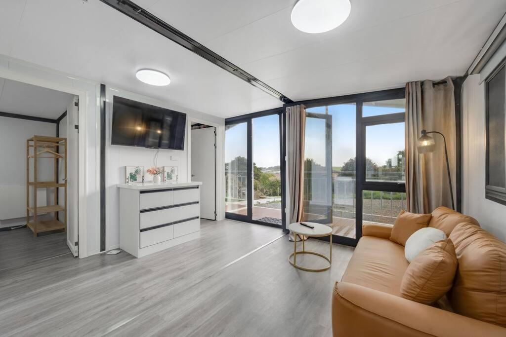 2 Bedrooms Cabin 5 Min To Pukekohe Town Centre ภายนอก รูปภาพ